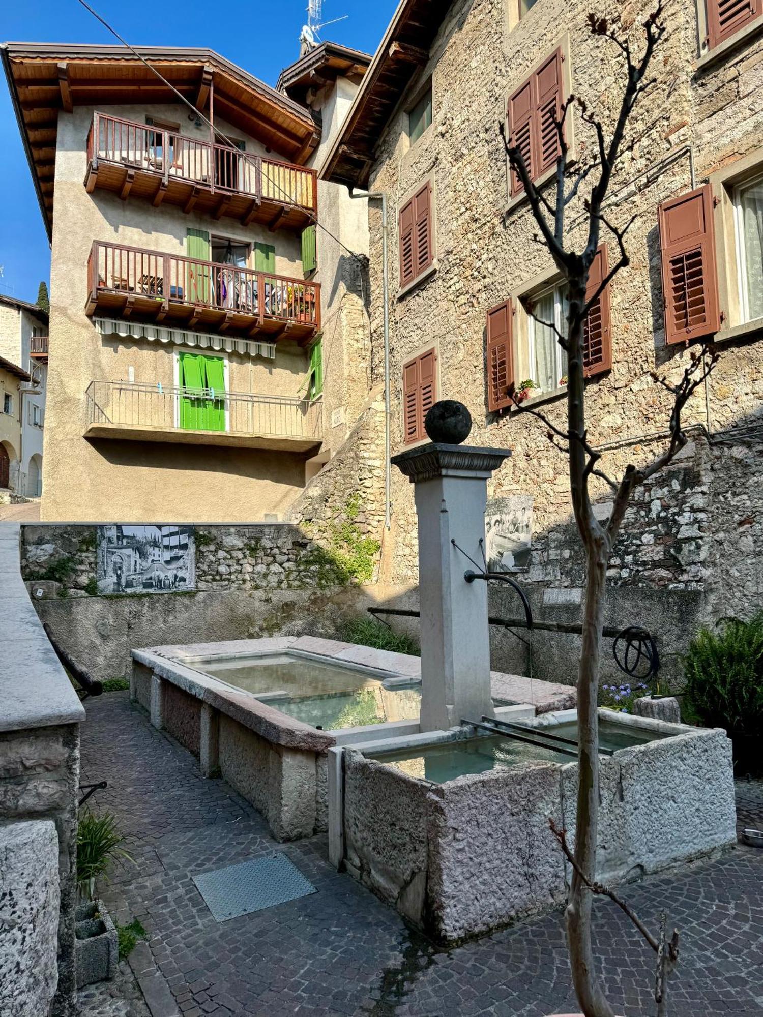 Ferienwohnung Cozy Old Town Arco Exterior foto